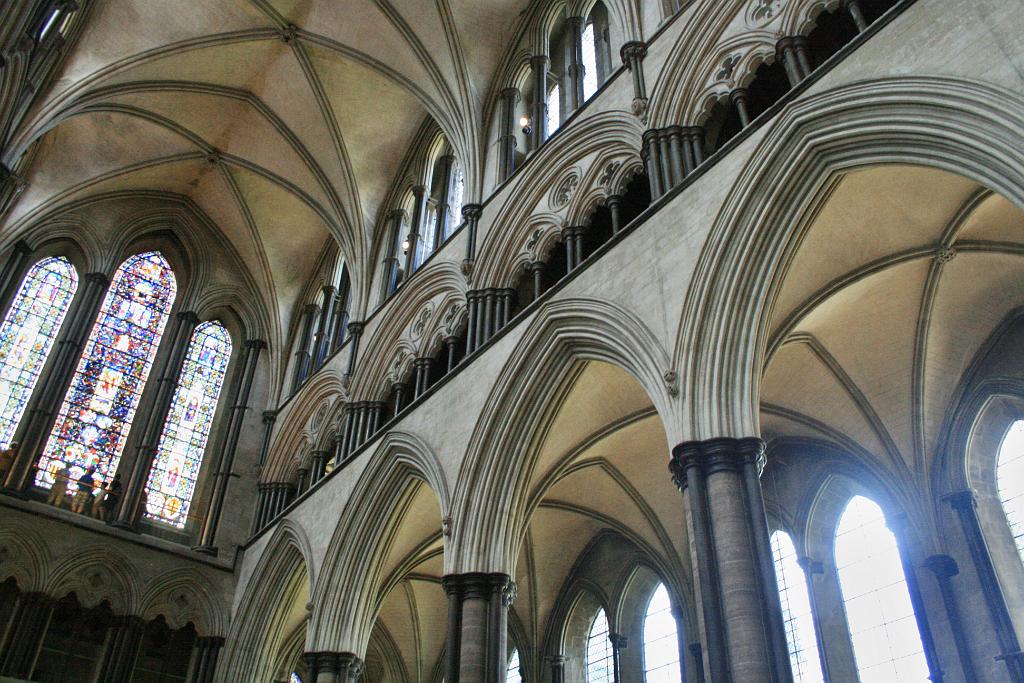 130704-012.JPG - Salisbury, katedrála - interiér